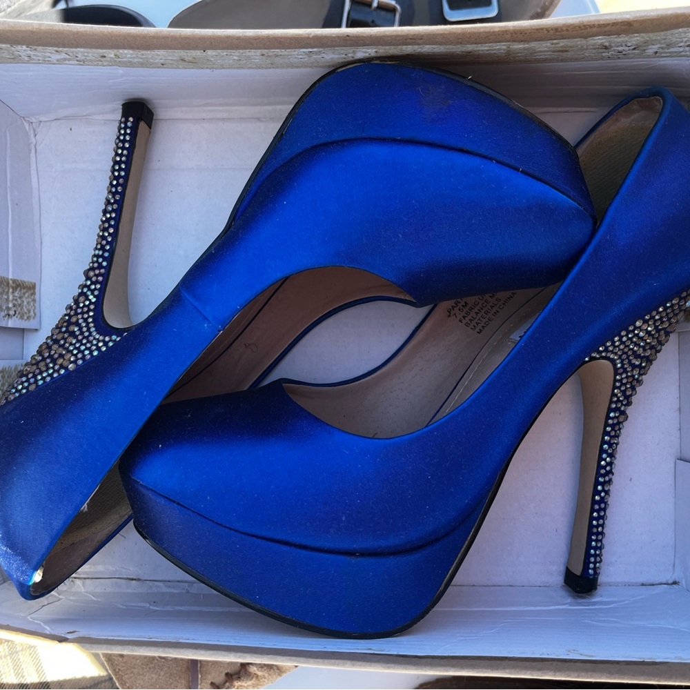 Steve Madden Royal Blue Platform Heels – Size 7.5